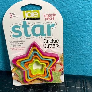 5 for $10: NWT Joie MSC 5 Piece Multicolor Star Cookie Cutters